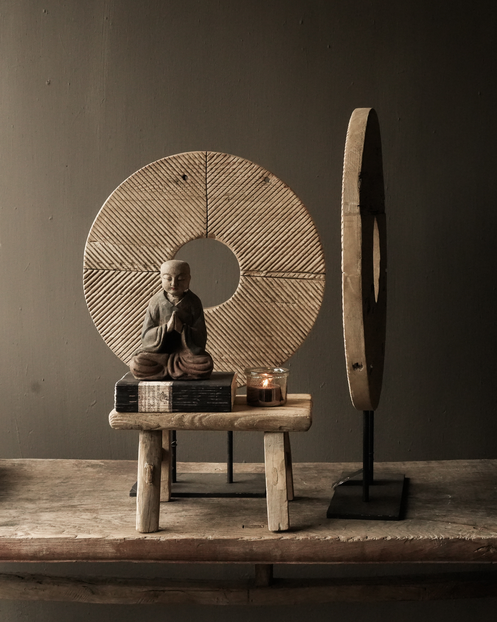 Rond licht Houten ornament op voet-3