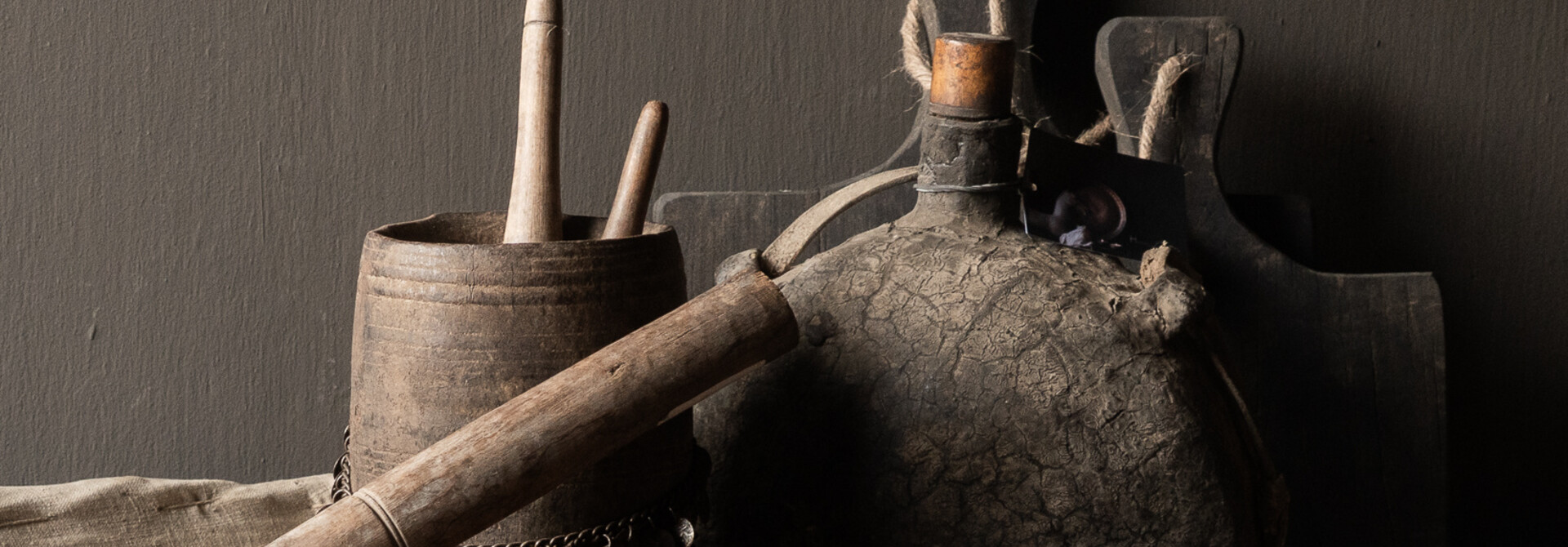 Authentische Ölflasche, Ölkrug mit originalem Stopfen