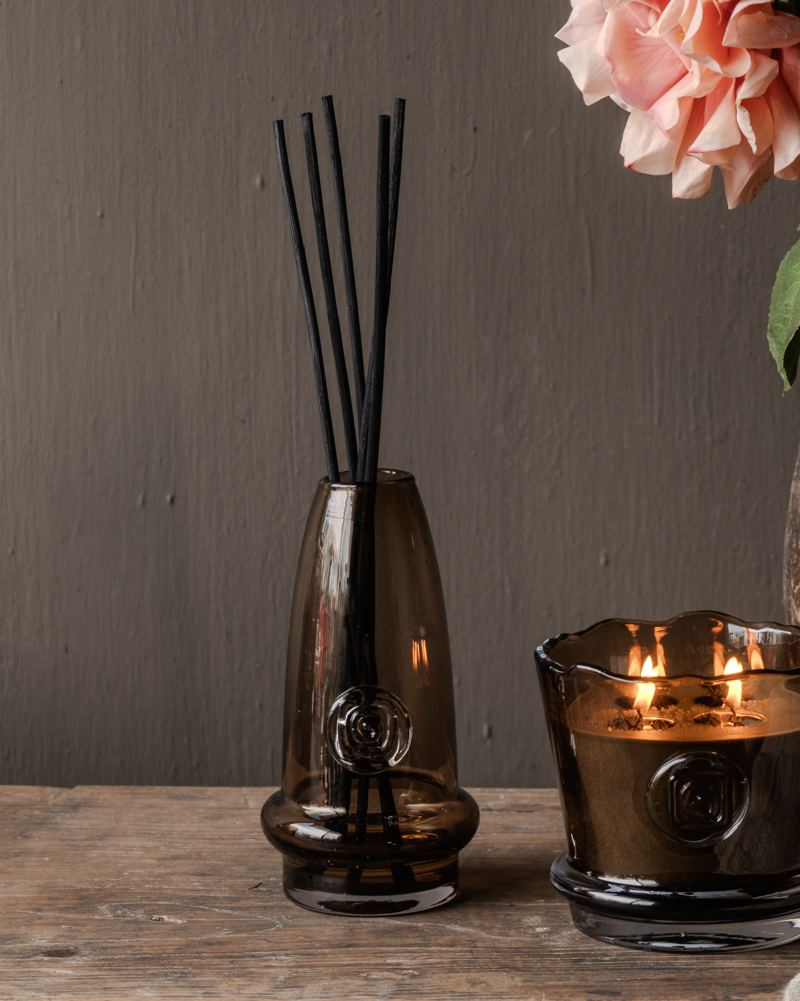 Geurstokjes in luxe diffusor ALI TOPAZ by GOMMAIRE-1