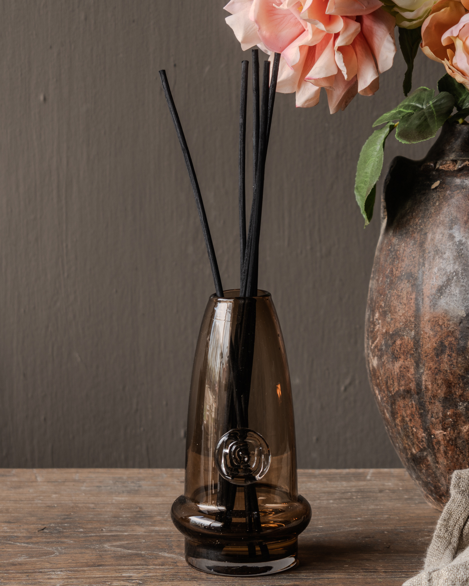 Geurstokjes in luxe diffusor ALI TOPAZ by GOMMAIRE-2