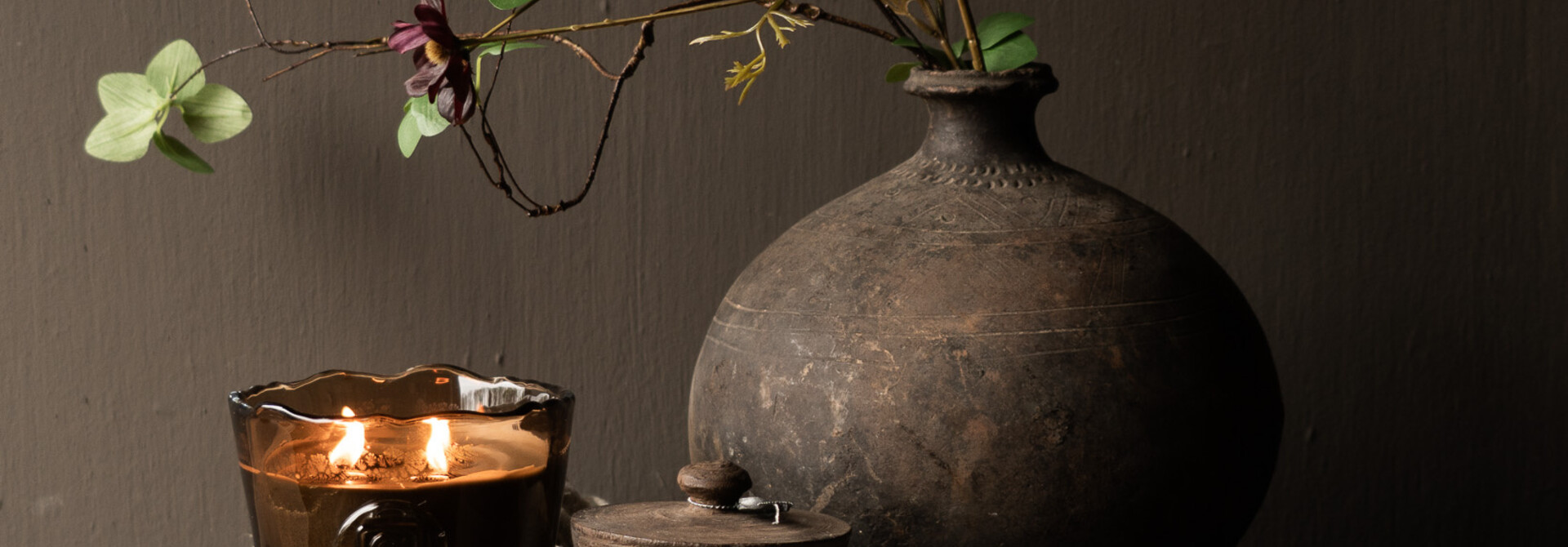 Authentieke oude houten Nepalese schaal