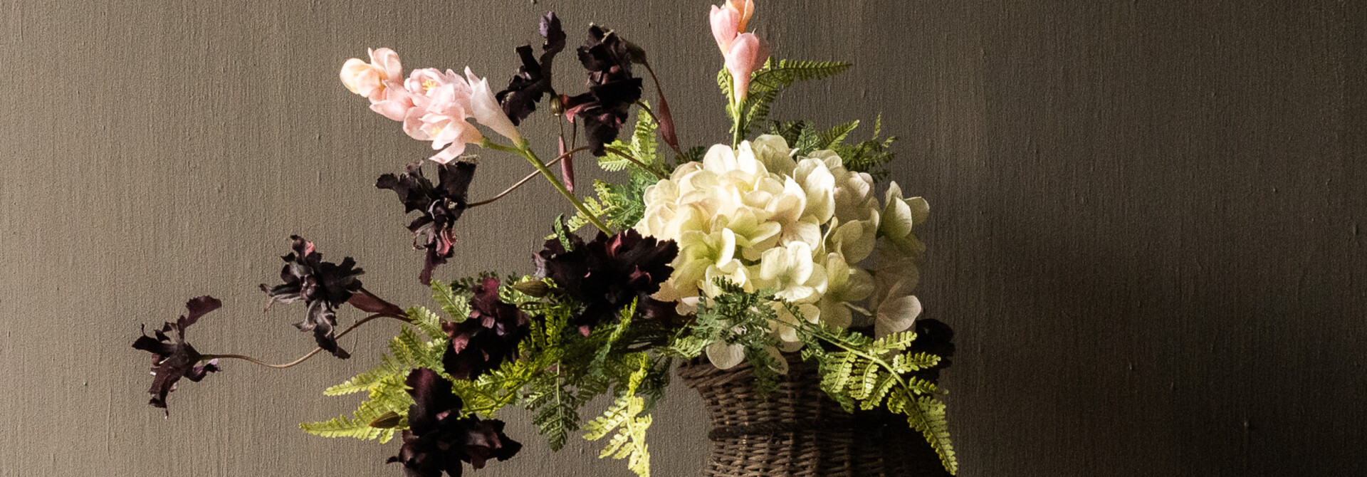 boeketje kunstbloemen roze, wit, bordeaux