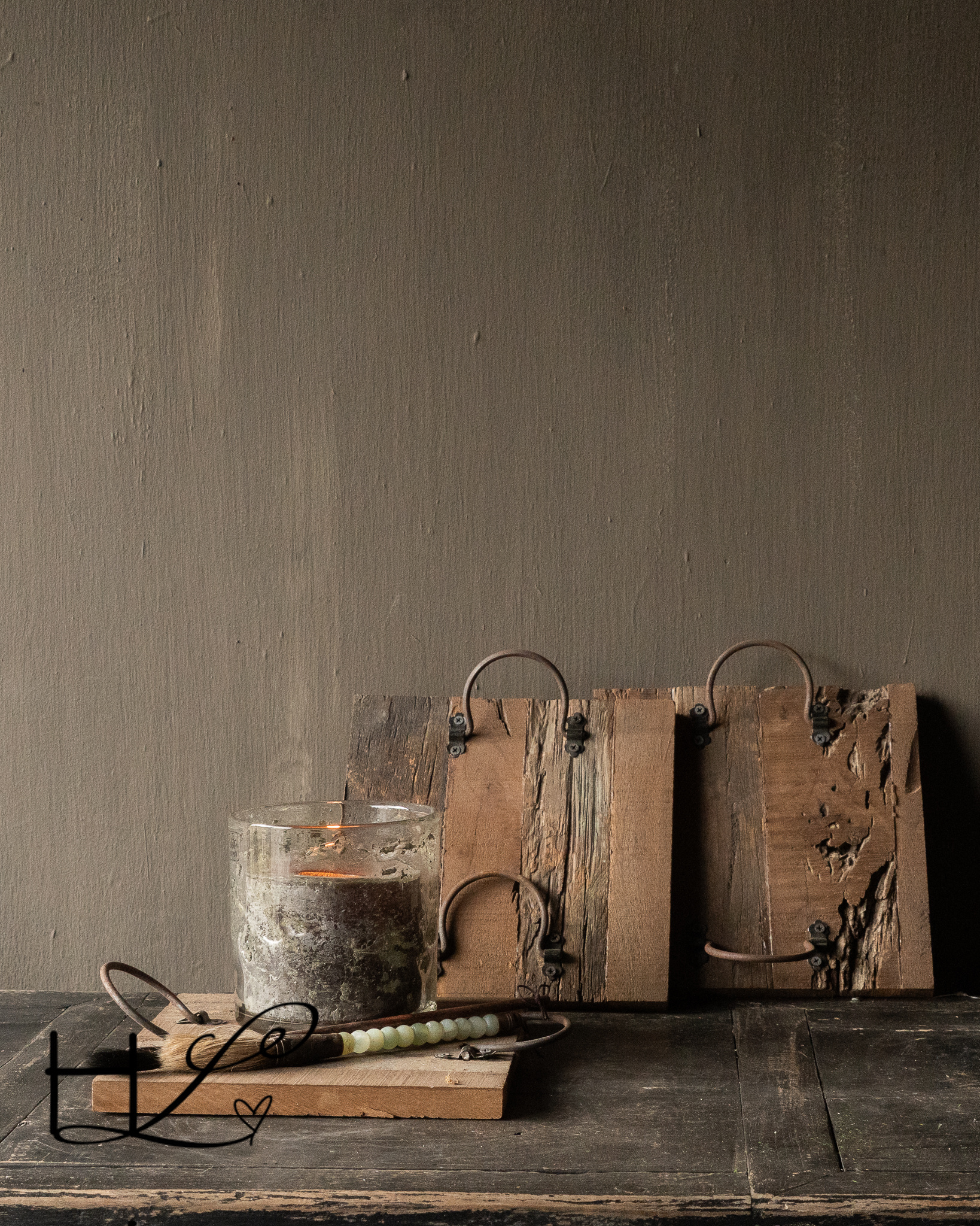 Servierbrett aus Altholz mit Eisengriffen-3