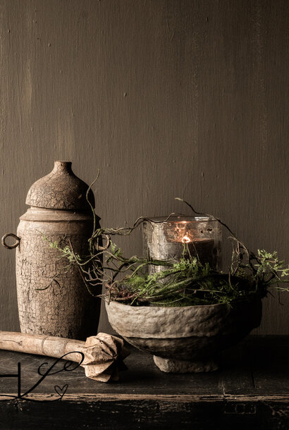 Oud houten nepalese wabi sabi kruik met deksel