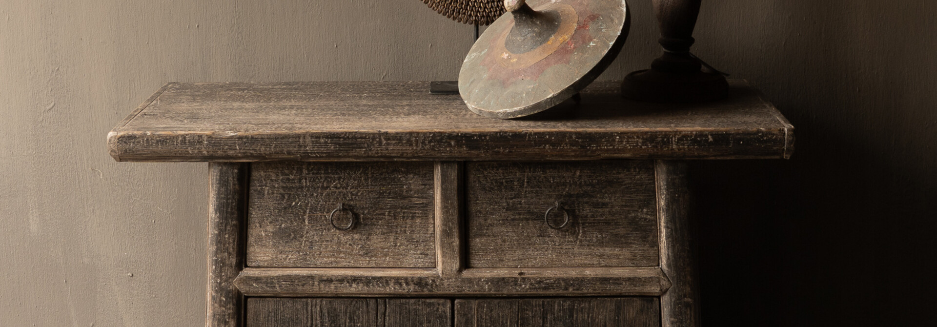 Oud Antiek Wabi Sabi Houten doorleefd kastje /Sidetable/Muurtafel