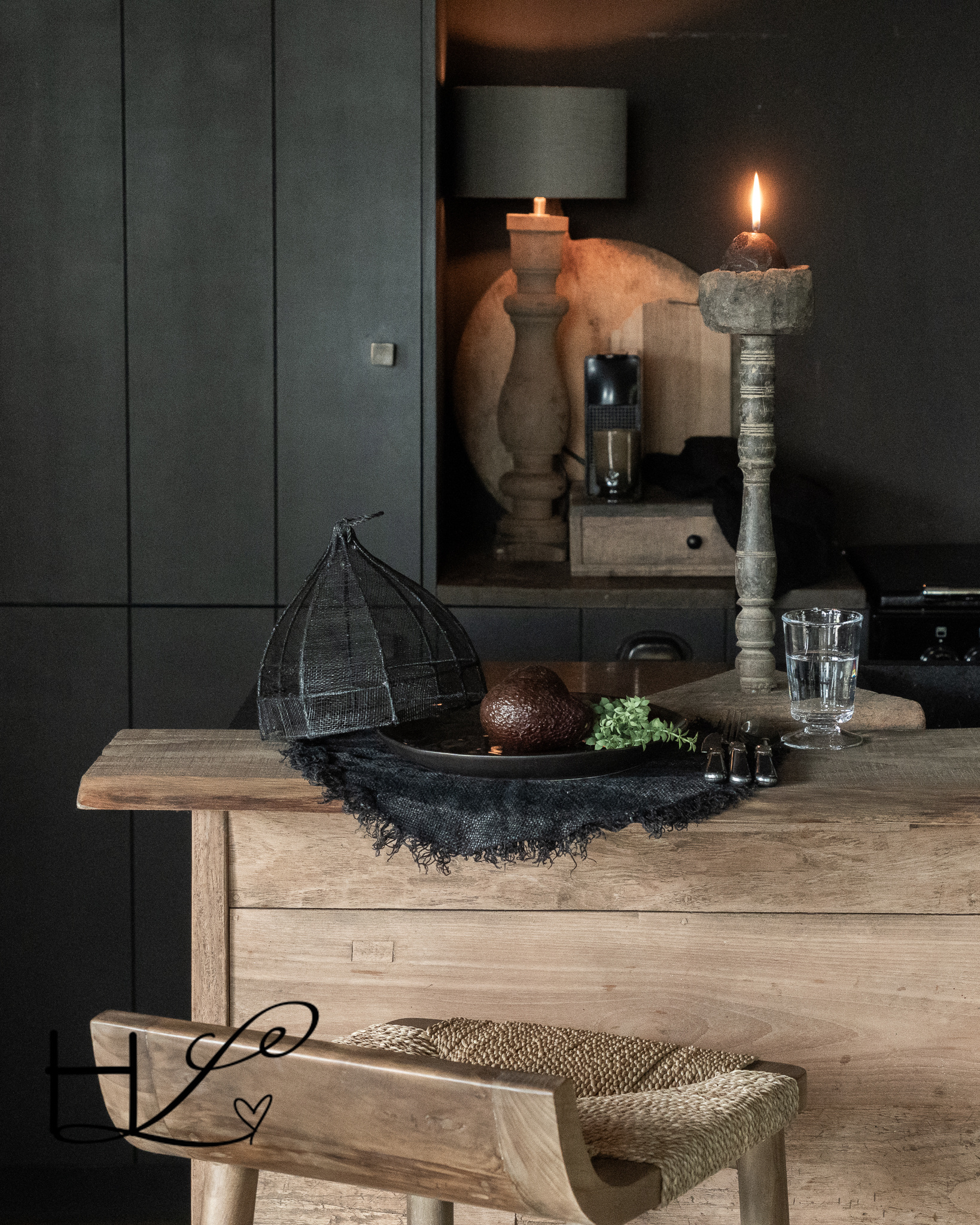 Coole runde Tischsets in Schwarz oder warmem Grau-2