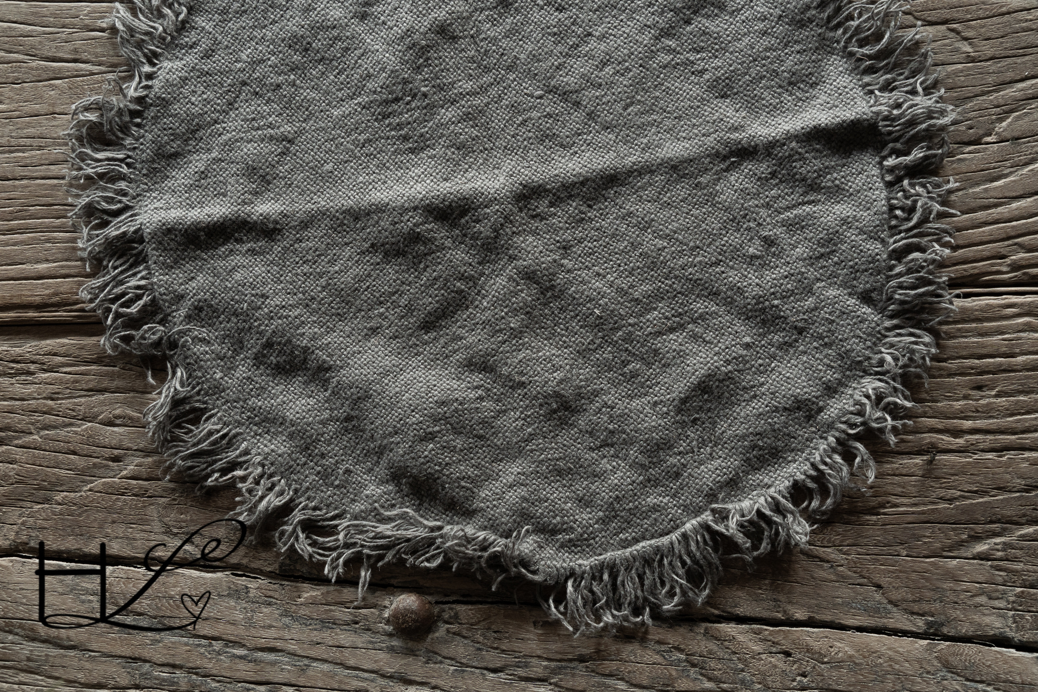 Coole runde Tischsets in Schwarz oder warmem Grau-7