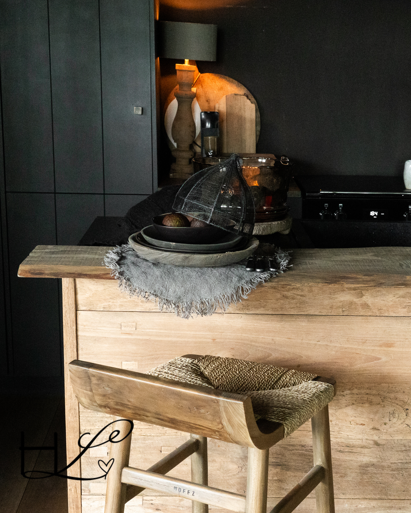 Coole runde Tischsets in Schwarz oder warmem Grau-4