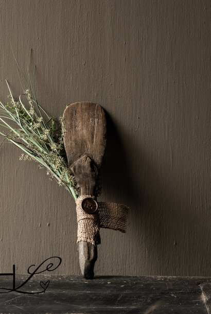 Einzigartiger alter authentischer Holzlöffel mit Kunstbüschel