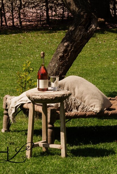 Einzigartiger authentischer runder Holzhocker aus Obstbäumen