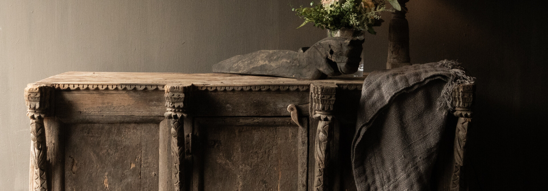 Uniek antiek Indiaas dressoir damchiya