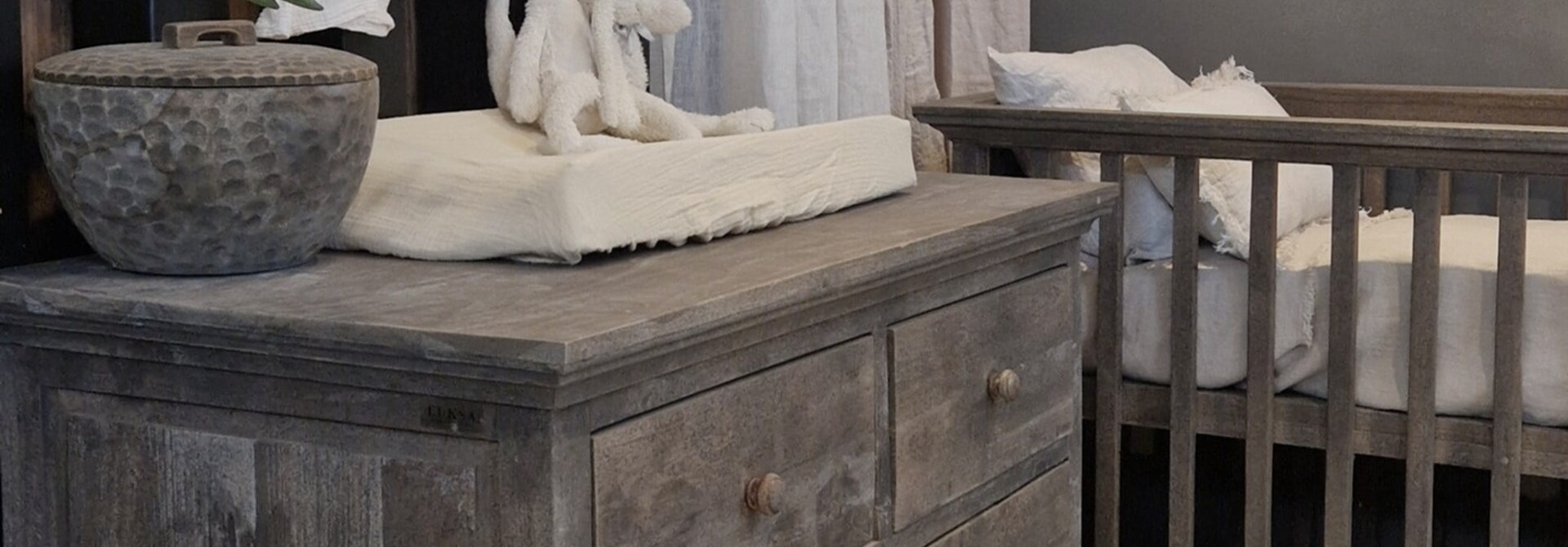 dresser and the crib 'Luksa Available soon