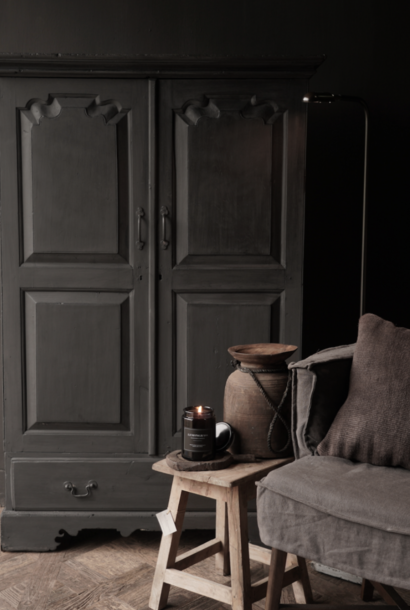 Antiker einzigartiger indischer (Wabi Sabi) Schrank mit zwei Türen