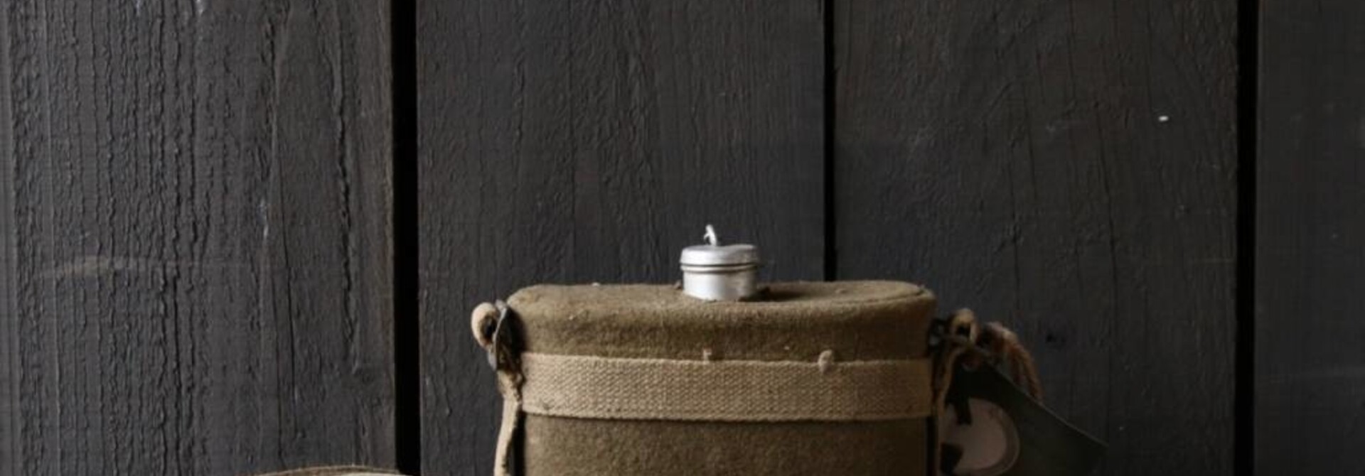 Oude gebruikte veldfles