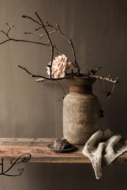 Altes hölzernes nepalesisches Wabi-Sabi-Glas