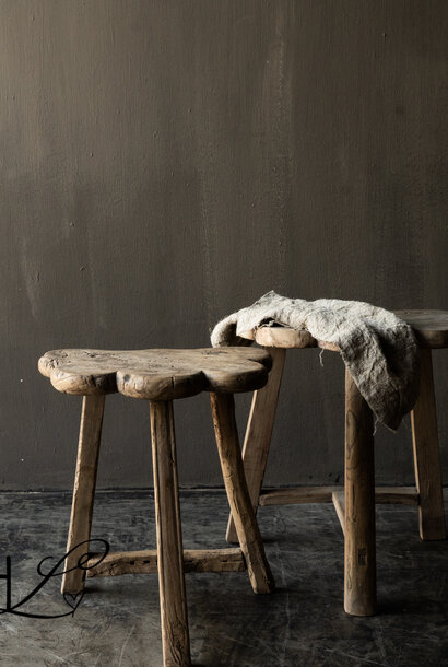 Einzigartiger Holzhocker – handgefertigt aus Ulmenholz
