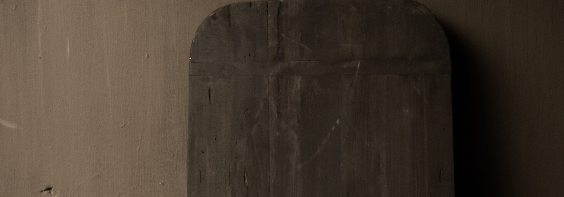 Oude houten serveer- / broodplank Aura Peeperkorn