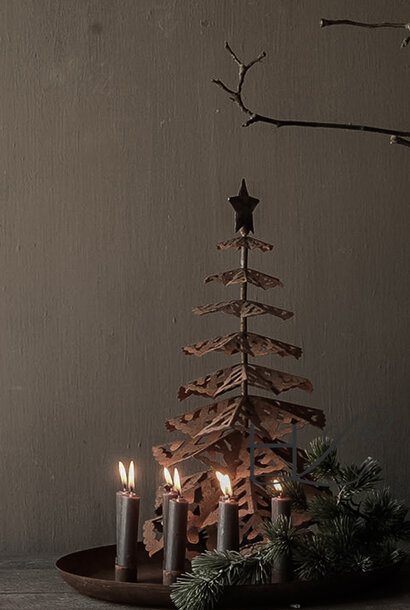 Rostbrauner Kerzenständer