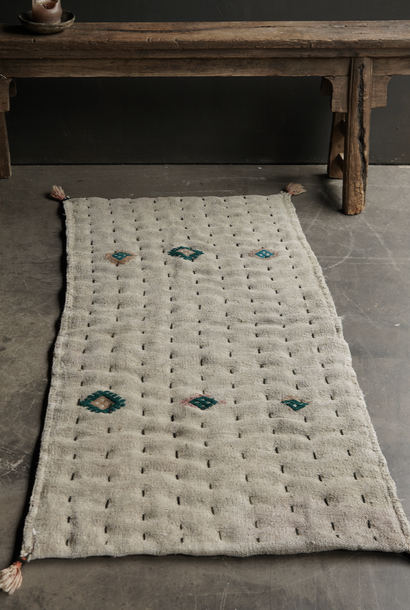 Stoer dun matrasje van oude gebruikt Indisch Carpet