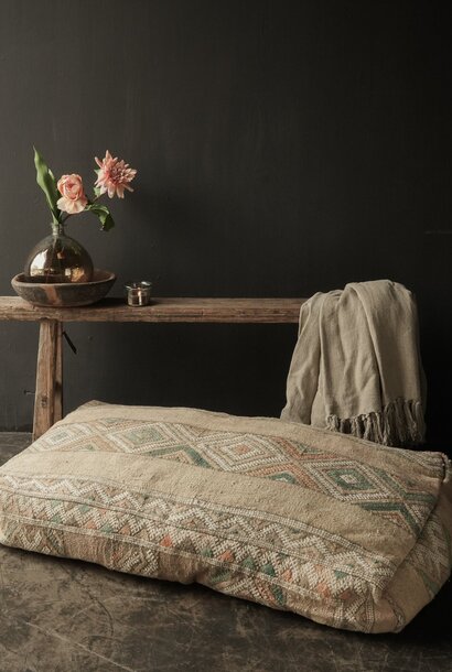 Marokkaanse  Berber kussen in zachte pastel kleuren