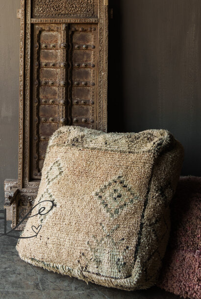 Marokkaanse  Berber kussen in zachte pastel kleuren