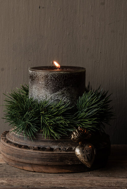 Alter Kerzenständer aus Holz – Indien