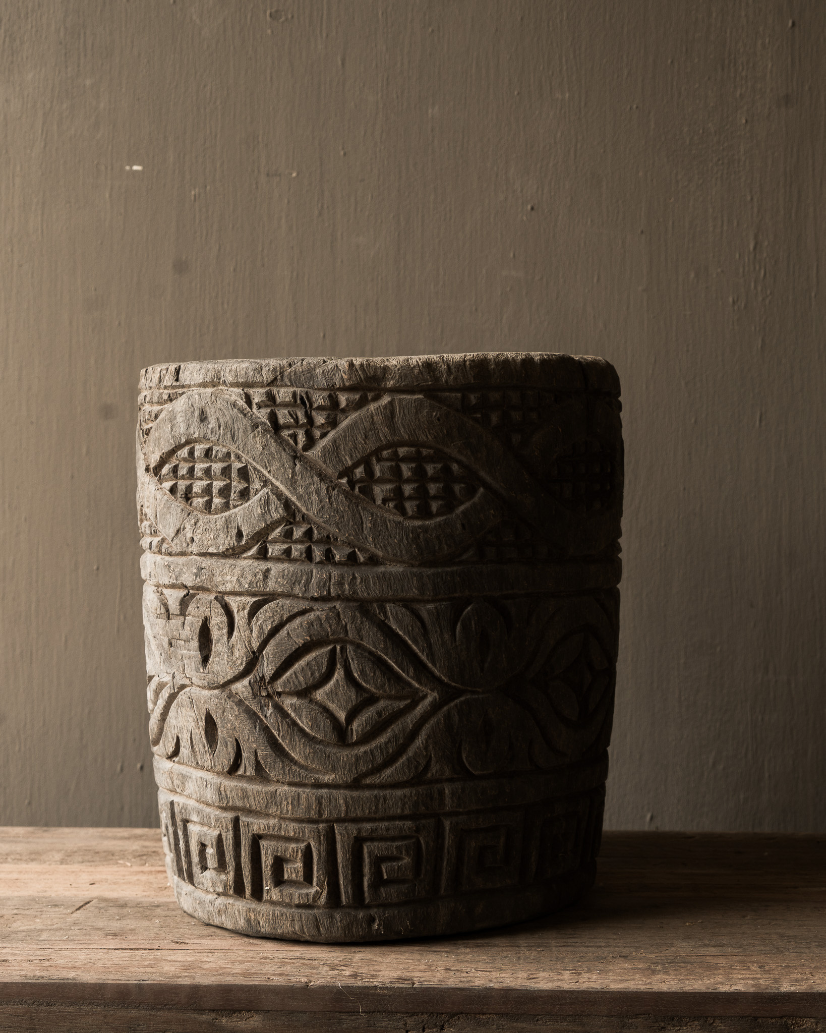 Alter hölzerner Mörser / Topf – Indien-2