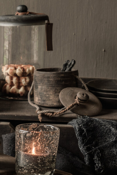 Original altes nepalesisches Holzgefäß / Topf mit Deckel