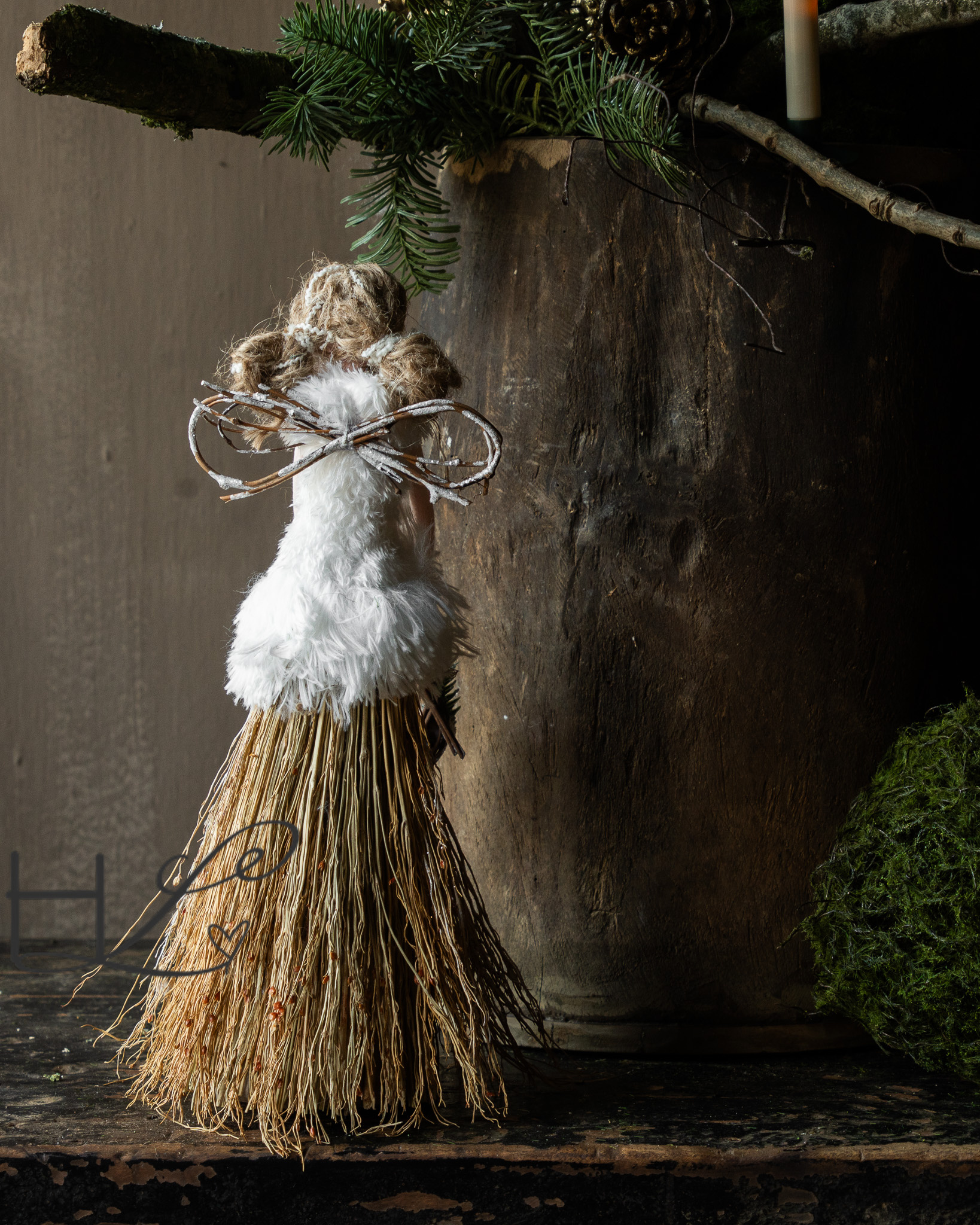 Wicker Angel with White Fur Dress-3