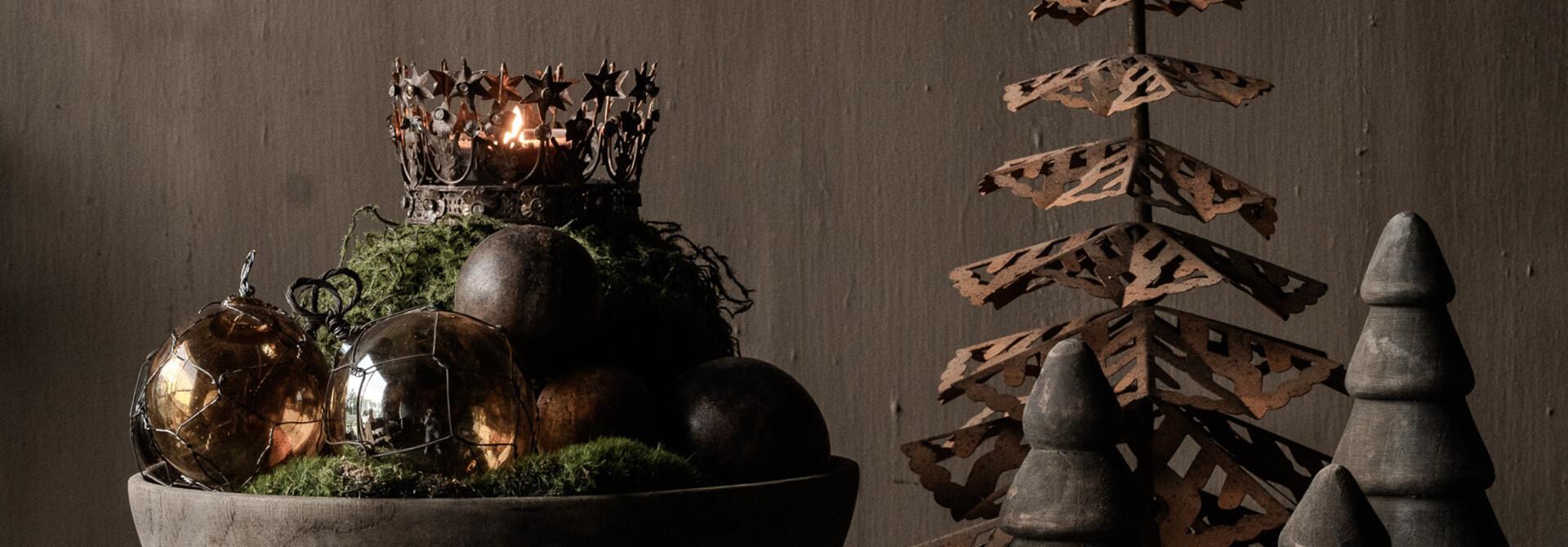 LUKSA Rond houten schaal op voet