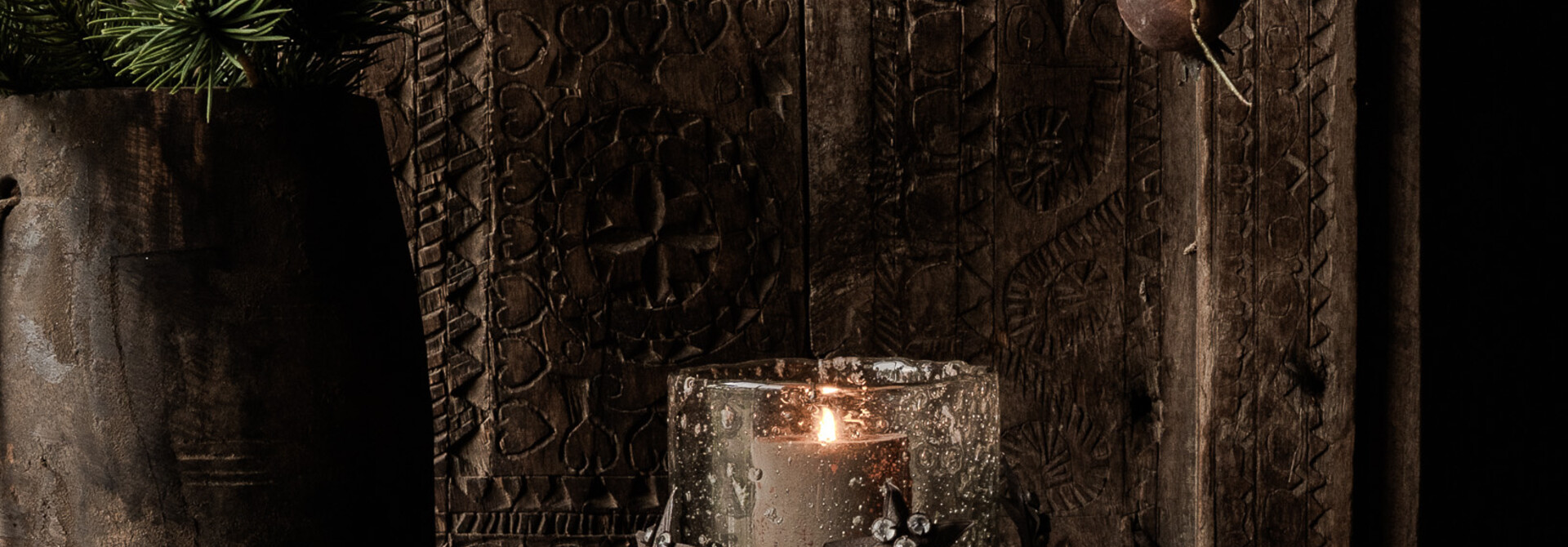 LUKSA Rond houten schaaltje op voetje