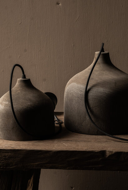 Hängelampe aus Holz mit Stoffkabel