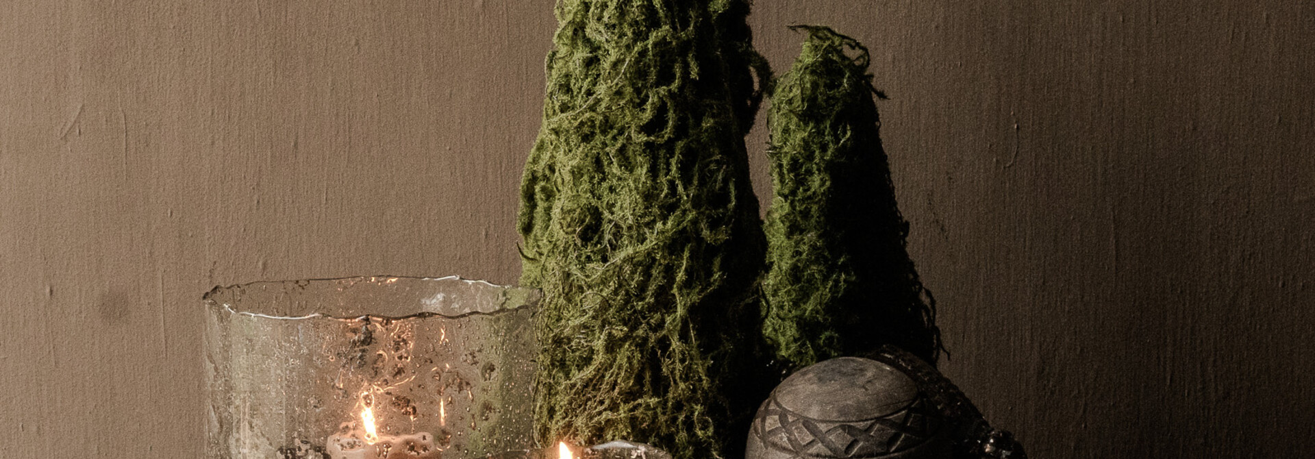 Authentische alte nepalesische Holzschale