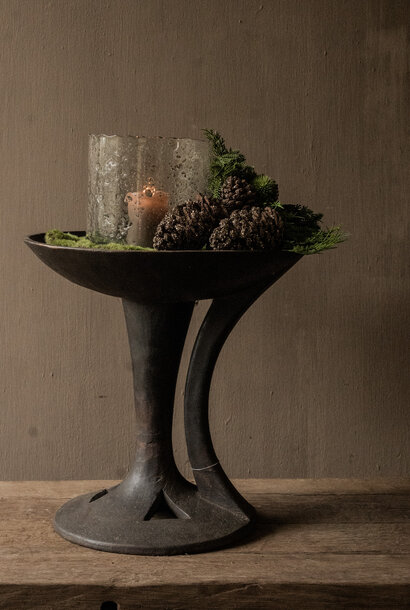 Antike HOFFZ Naga-Schale auf Fuß