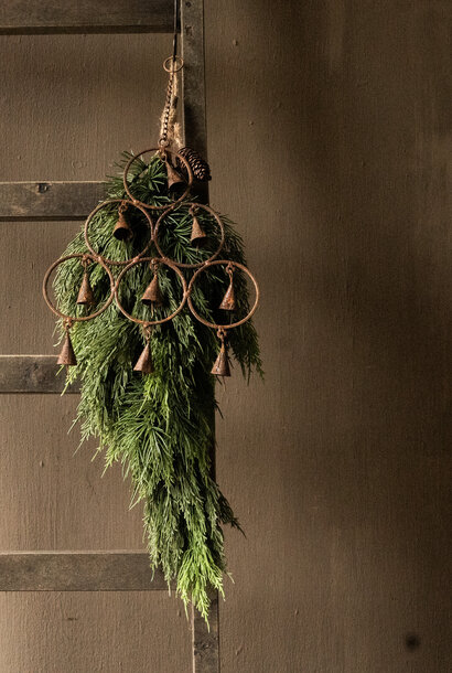 Anhänger aus rostigem Eisen