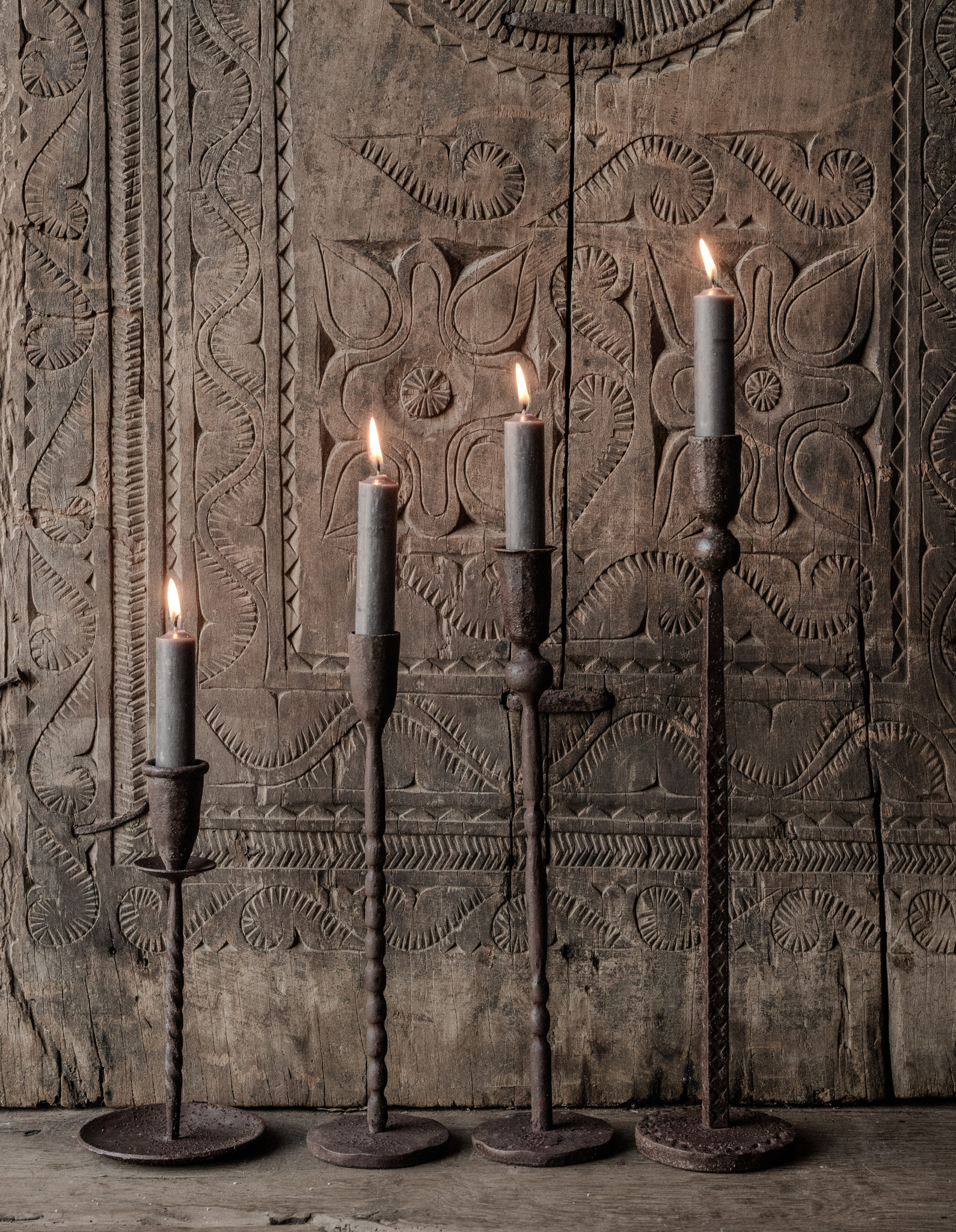 Dusk iron candlesticks by HOFFZ interior-3