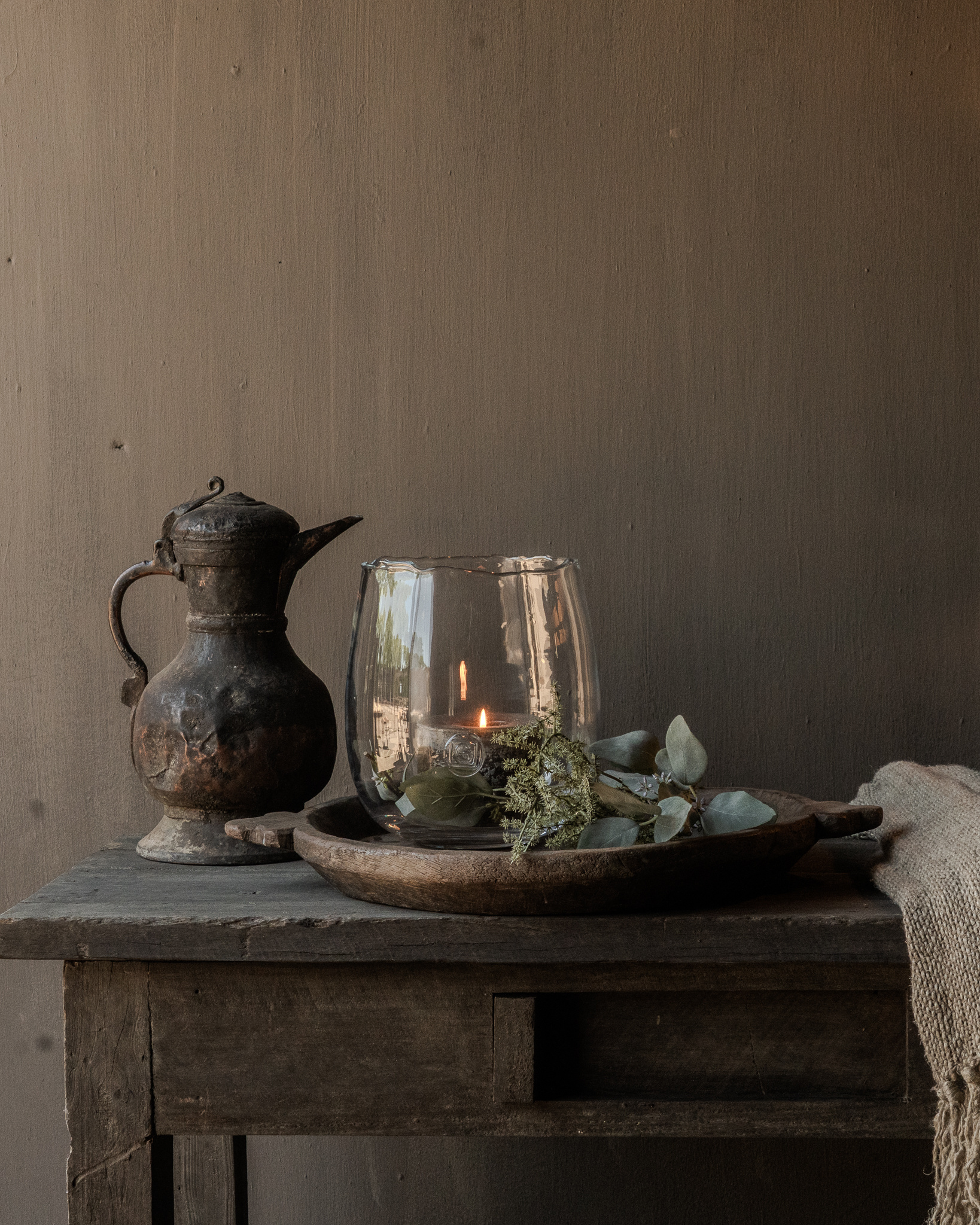 Old Farm Sidetable Aura Peeperkorn-9