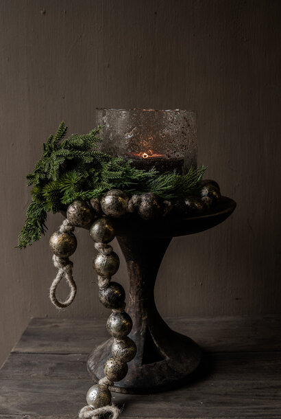 Antieke Naga schaal op voet