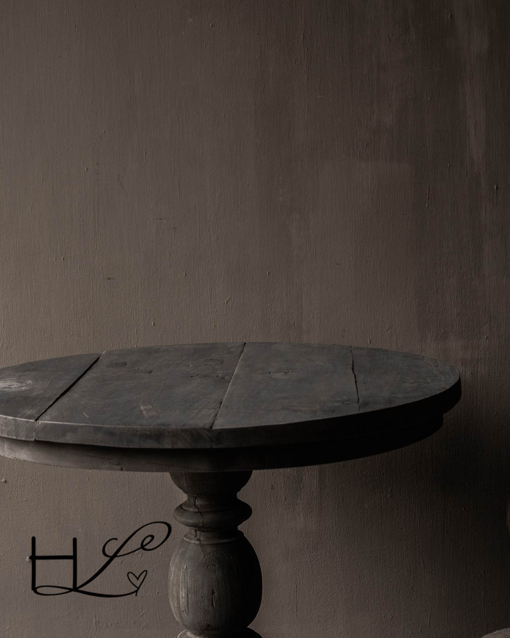 Sturdy old wooden wine table / round table HOFFZ-3