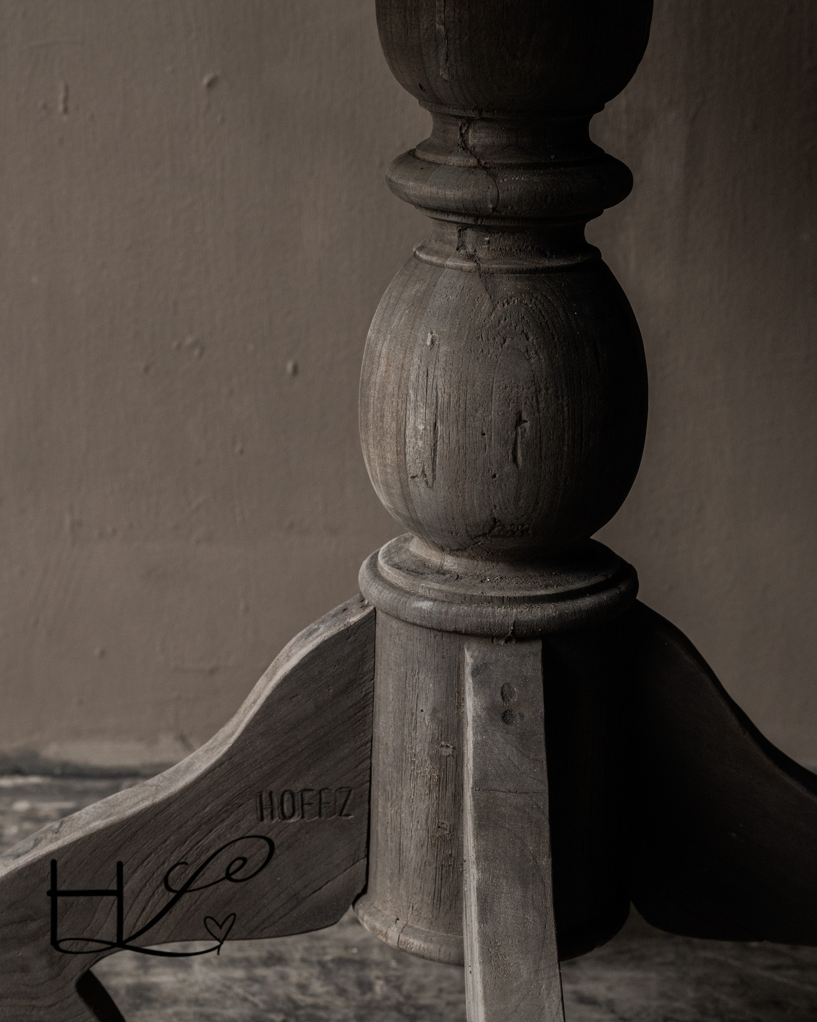 Sturdy old wooden wine table / round table HOFFZ-4