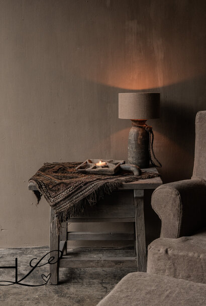 Einzigartiger, authentischer Beistelltisch aus Holz mit Schublade von Hoffz