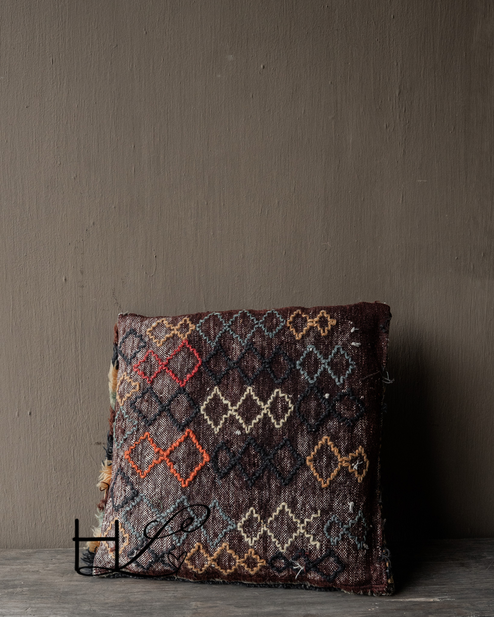 Vintage Carpet Cushion HOFFZ - Copy - Copy-3