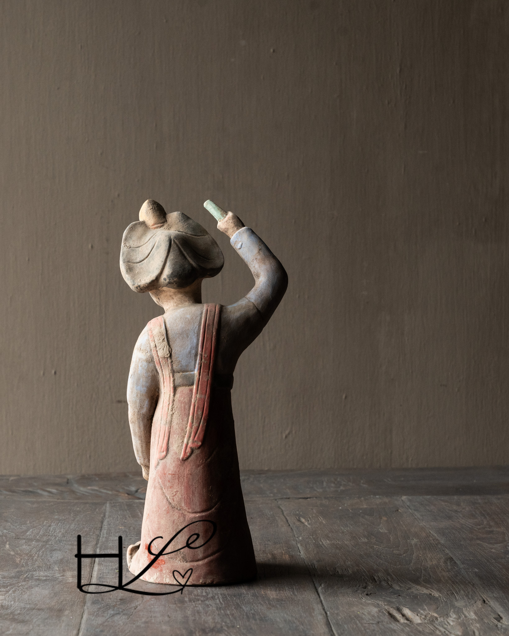 Steingutfigur Dicke Dame-3