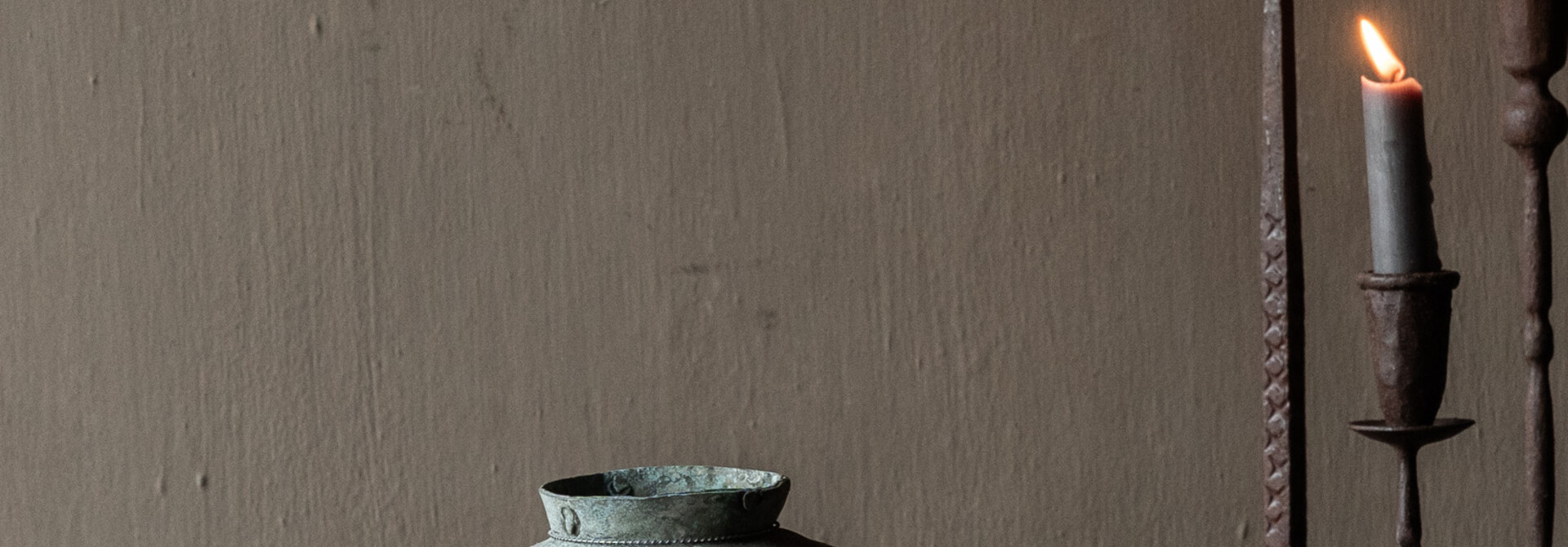 Antiek zinken /koperen kom met deksel