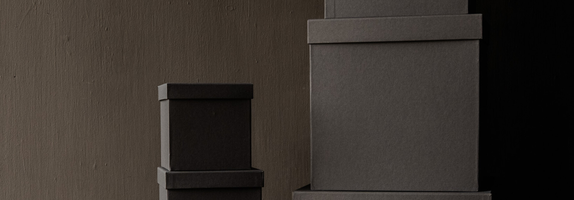 Set of six square gift boxes