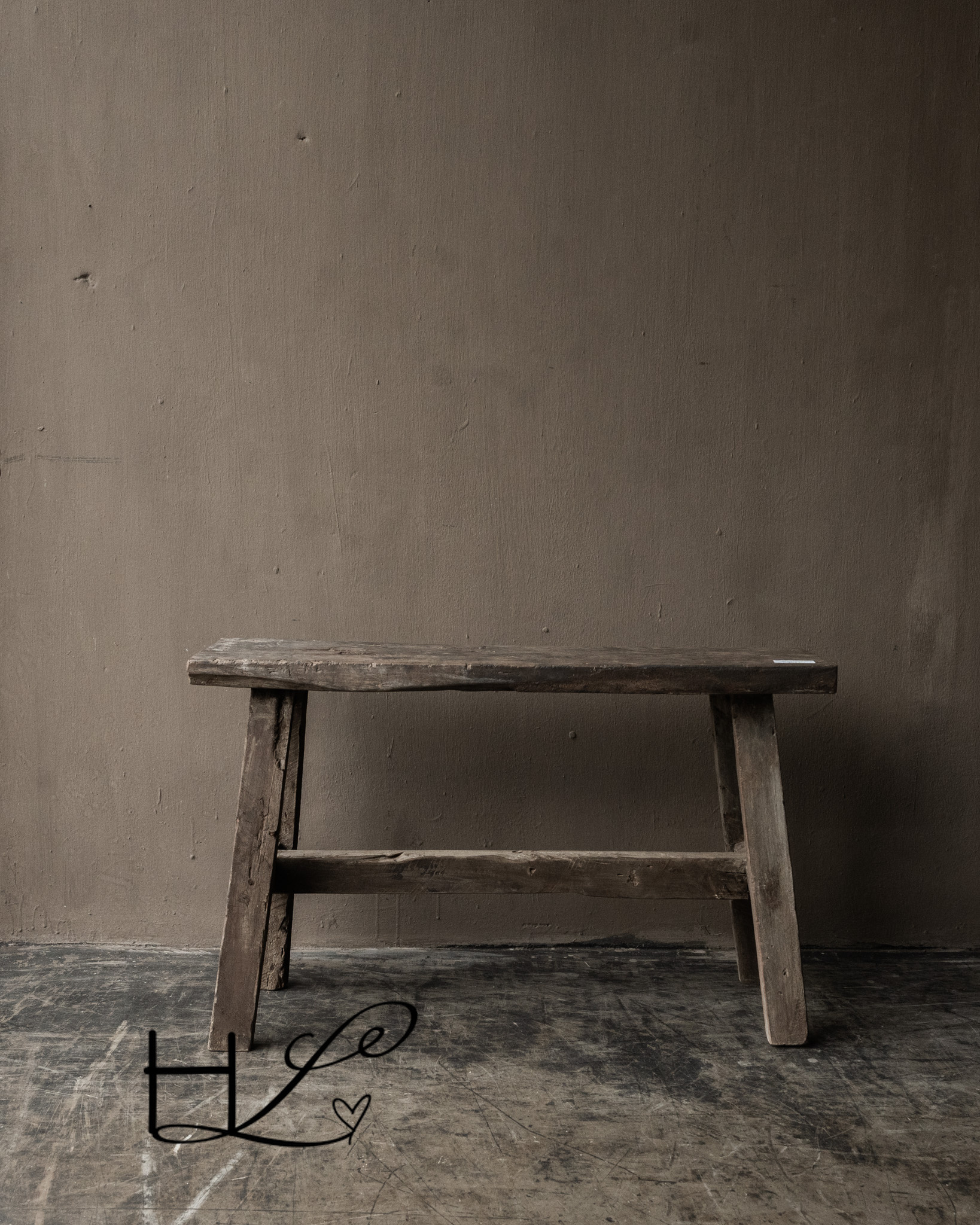 Old Farm Bench Aura Peeperkorn-8