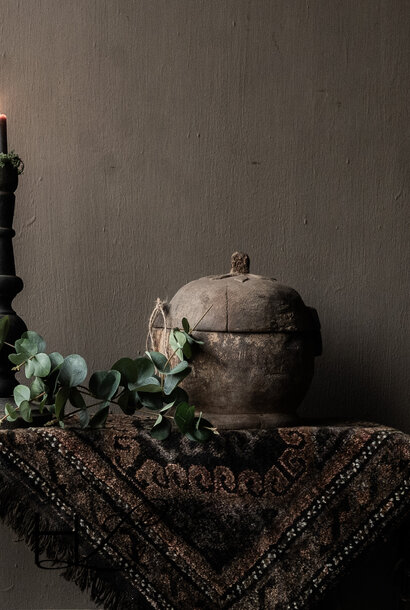 Authentic coconut pot with lid India
