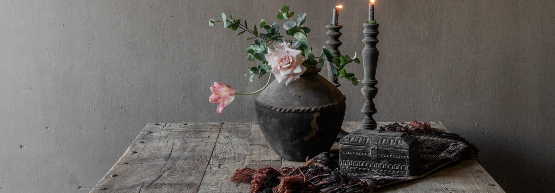 Robuster, einzigartiger, authentischer quadratischer Couchtisch aus Holz - Kopie