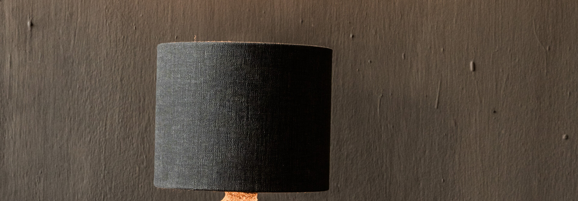 Einzigartige, handgefertigte Lampe aus Holz aus dem Torfgebiet