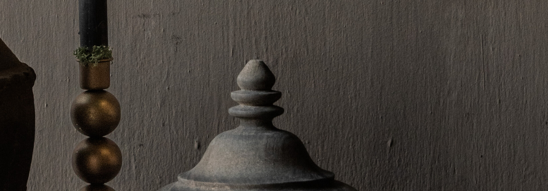 Holzgefäß mit Deckel